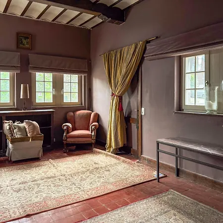 Petit Chateau De La Rose *