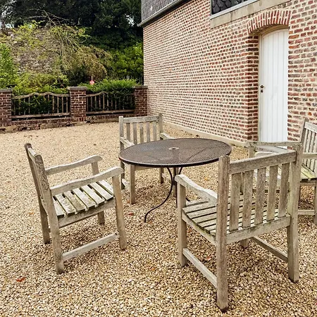 Petit Chateau De La Rose Villa